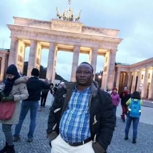 Meet your Posher, Ademola